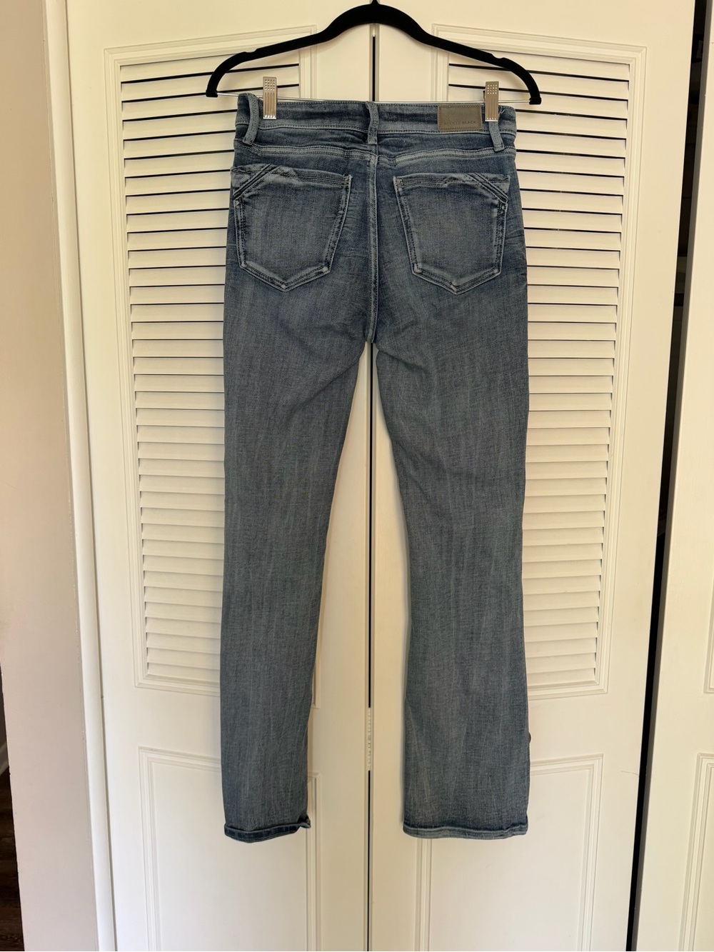 Buckle Black Women's Boot Cut Jeans in medium Blue Denim - Picture 3 of 4